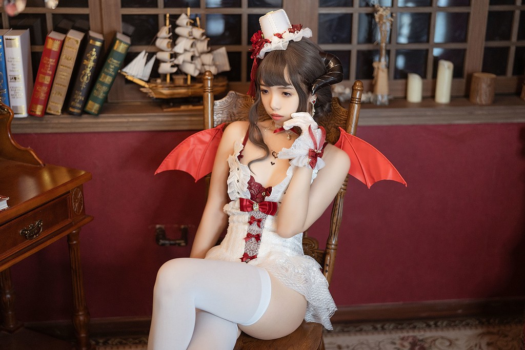 雯妹不讲道理《魅魔 Elegant devil》 [COSPLAY福利] 写真集[35P]