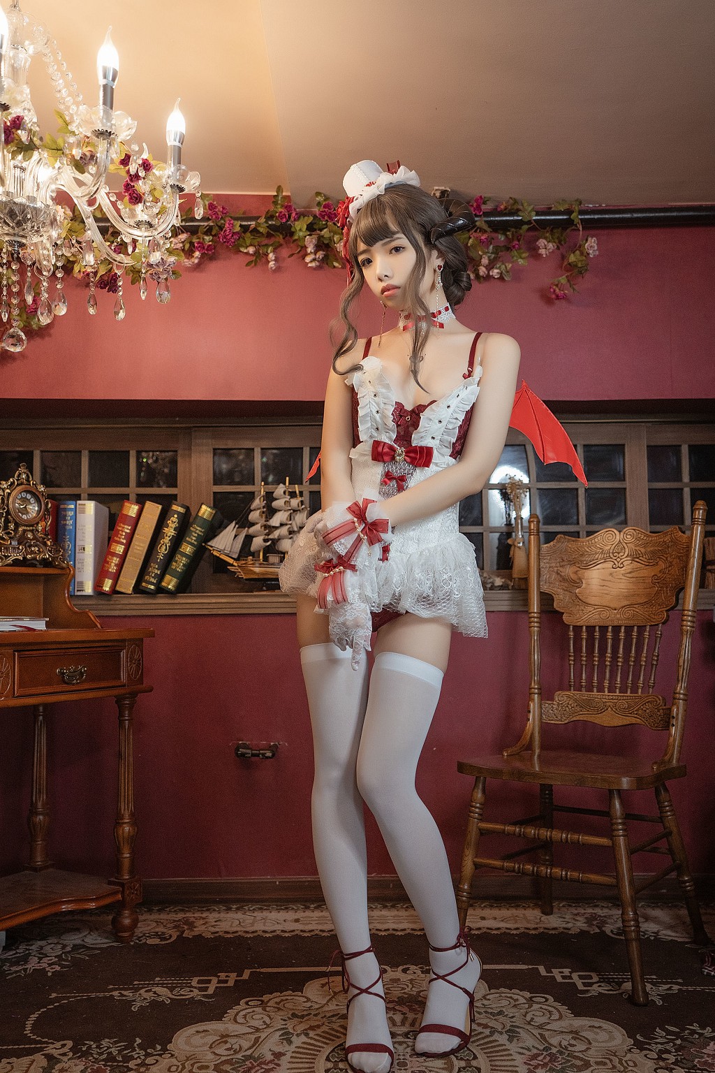 雯妹不讲道理《魅魔 Elegant devil》 [COSPLAY福利] 写真集[35P]