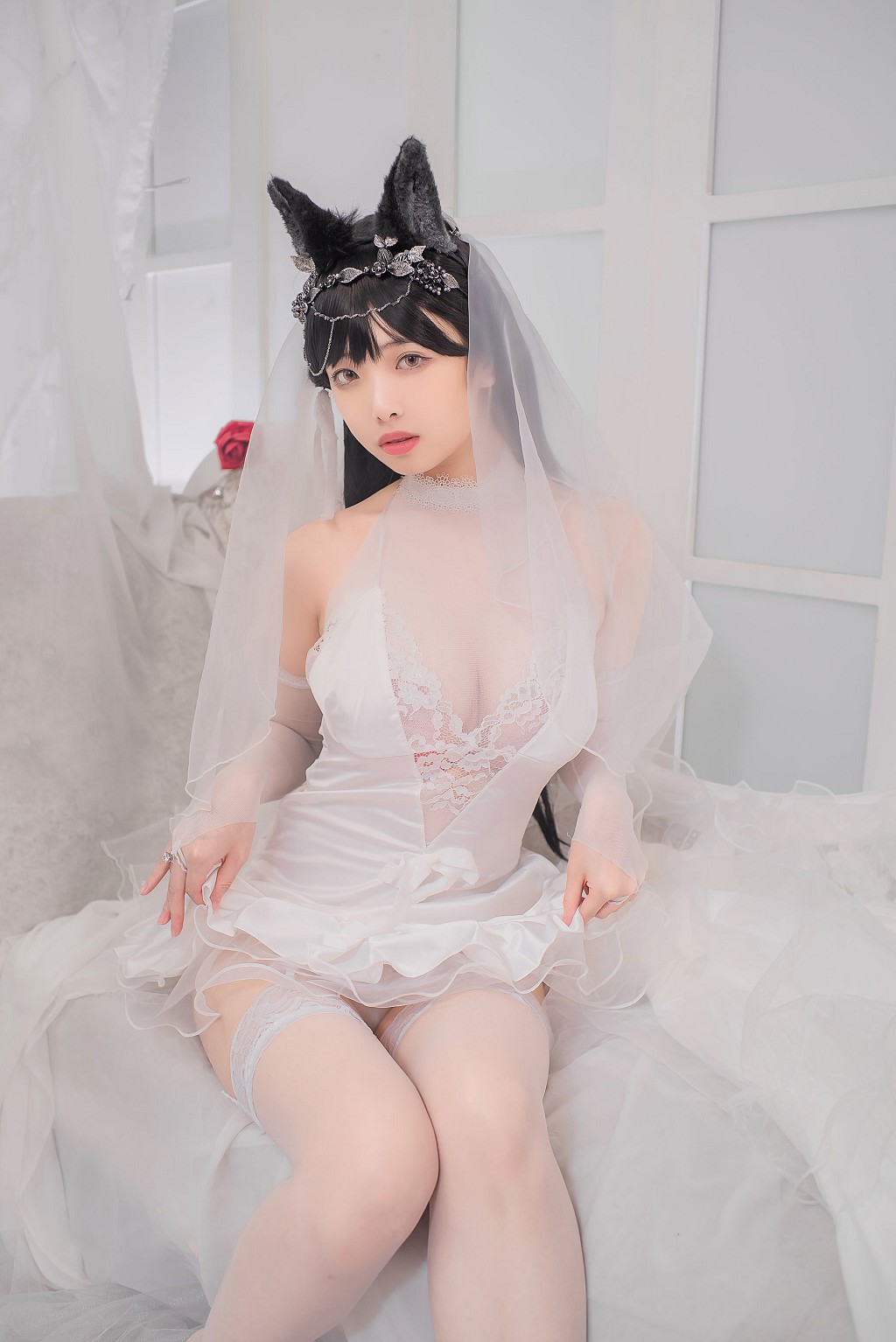 雯妹不讲道理《爱宕花嫁》  [COSPLAY福利] 写真集[32P]