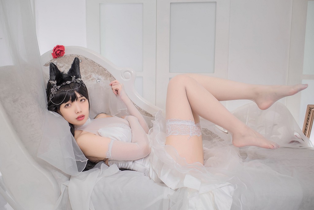 雯妹不讲道理《爱宕花嫁》  [COSPLAY福利] 写真集[32P]