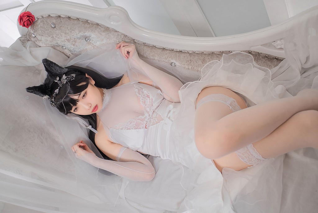 雯妹不讲道理《爱宕花嫁》  [COSPLAY福利] 写真集[32P]