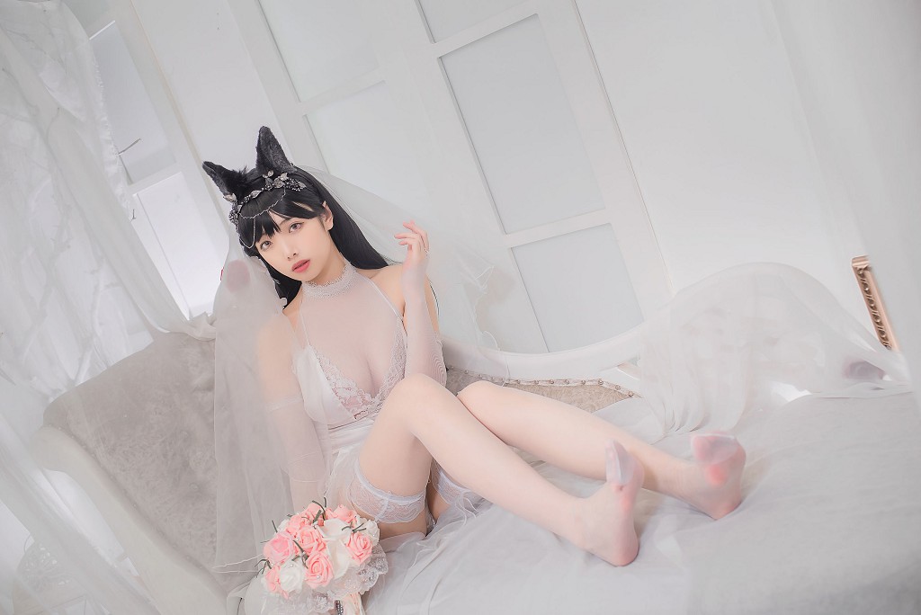 雯妹不讲道理《爱宕花嫁》  [COSPLAY福利] 写真集[32P]