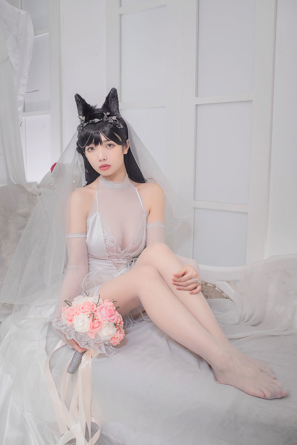 雯妹不讲道理《爱宕花嫁》  [COSPLAY福利] 写真集[32P]