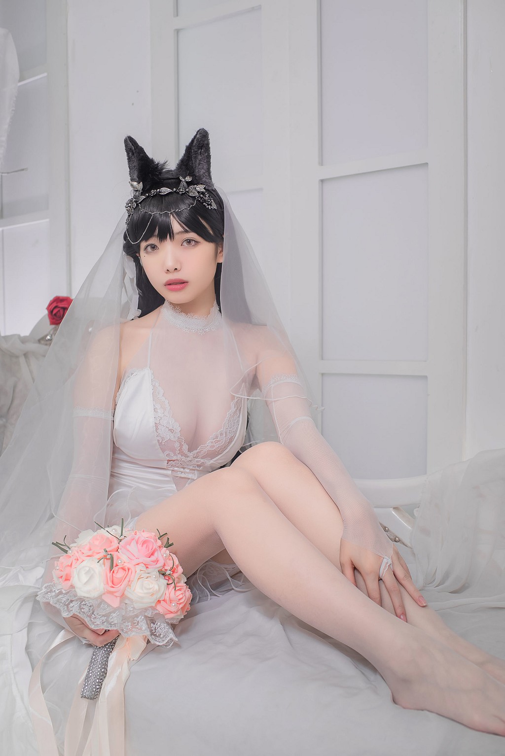 雯妹不讲道理《爱宕花嫁》  [COSPLAY福利] 写真集[32P]