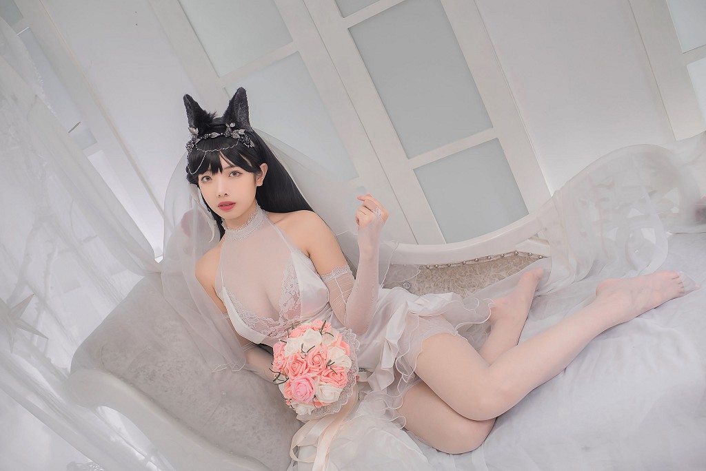 雯妹不讲道理《爱宕花嫁》  [COSPLAY福利] 写真集[32P]