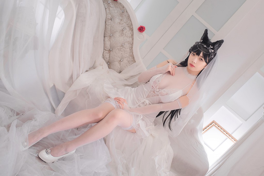 雯妹不讲道理《爱宕花嫁》  [COSPLAY福利] 写真集[32P]