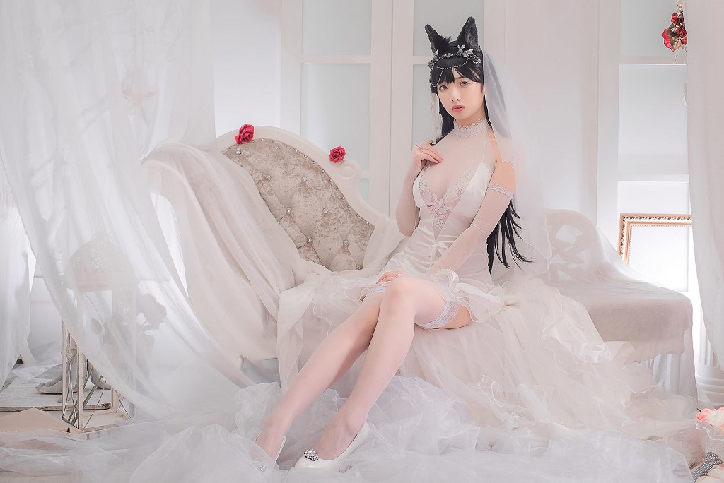 雯妹不讲道理《爱宕花嫁》  [COSPLAY福利] 写真集[32P]