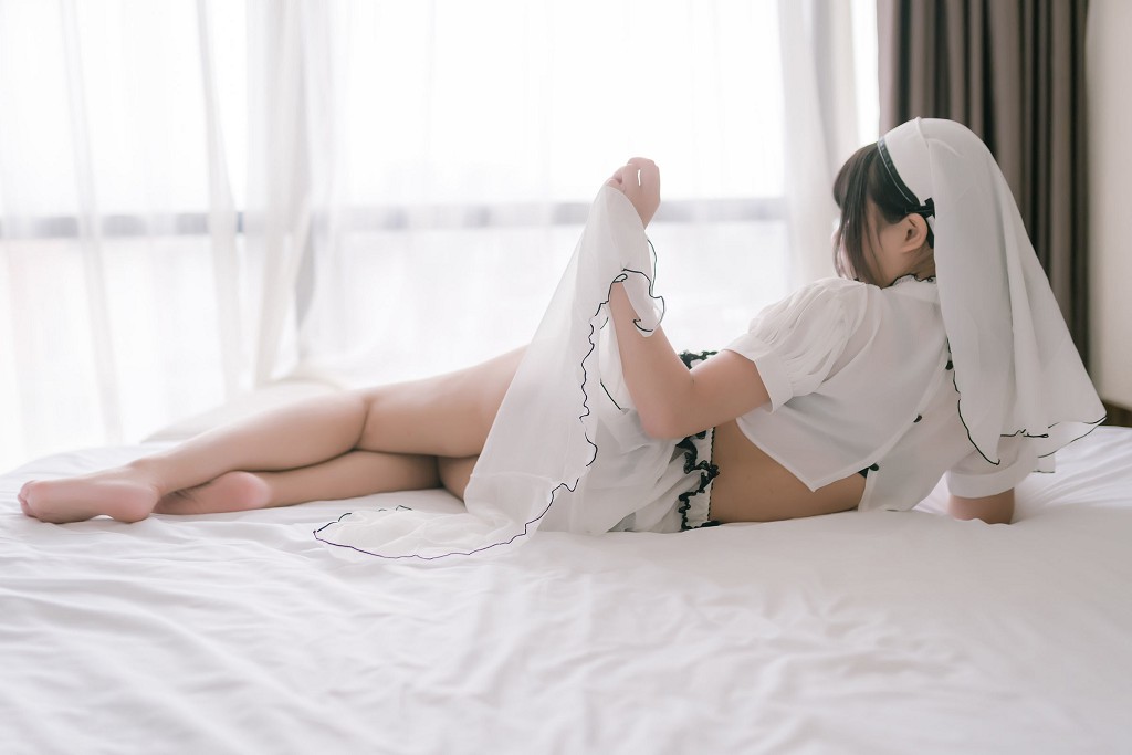 COSER抱走莫子aa《纯白修女》 [COSPLAY美女] 写真集[42P]