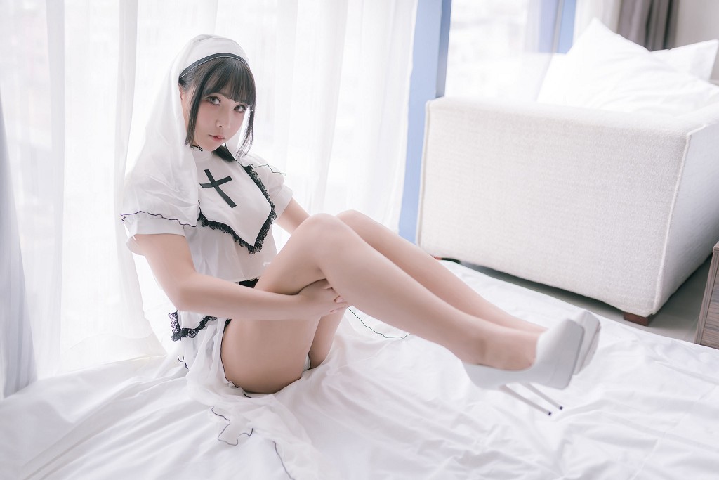 COSER抱走莫子aa《纯白修女》 [COSPLAY美女] 写真集[42P]