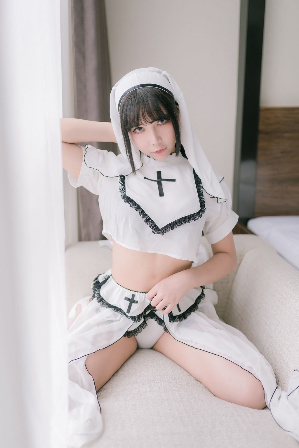 COSER抱走莫子aa《纯白修女》 [COSPLAY美女] 写真集[42P]