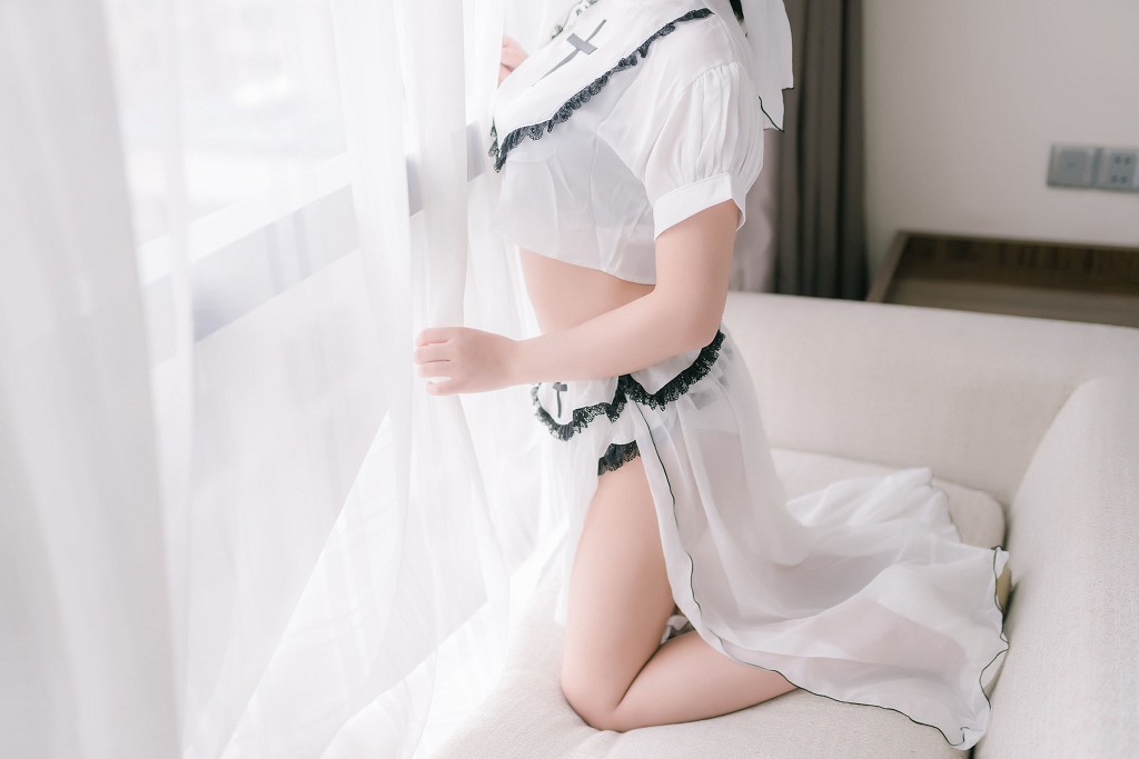 COSER抱走莫子aa《纯白修女》 [COSPLAY美女] 写真集[42P]