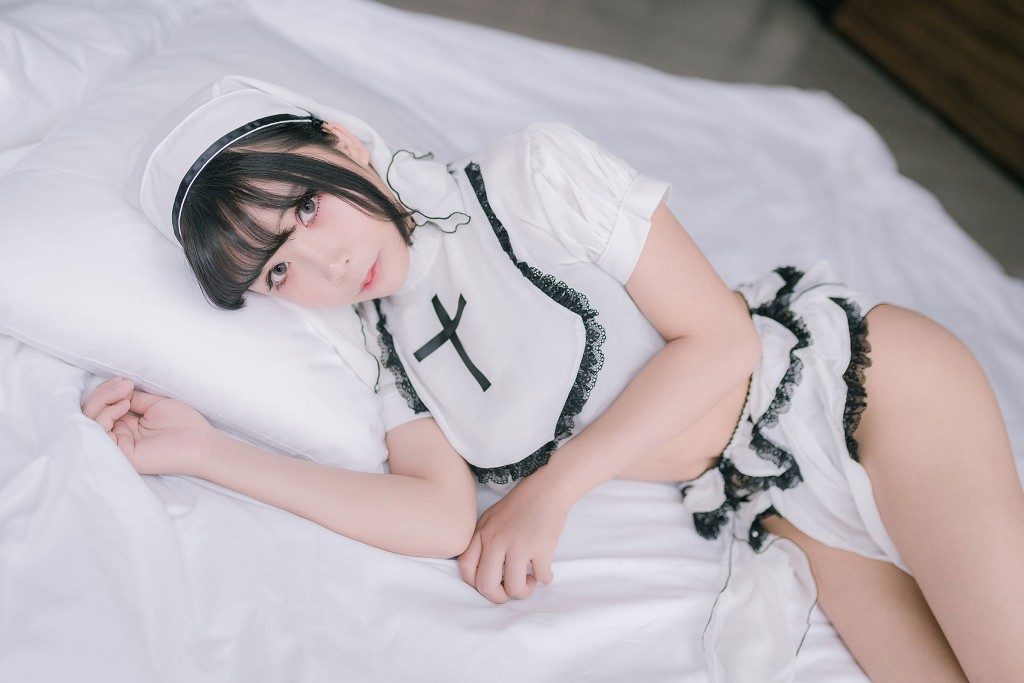 COSER抱走莫子aa《纯白修女》 [COSPLAY美女] 写真集[42P]