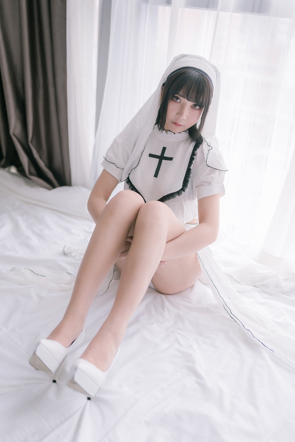 COSER抱走莫子aa《纯白修女》 [COSPLAY美女] 写真集[42P]