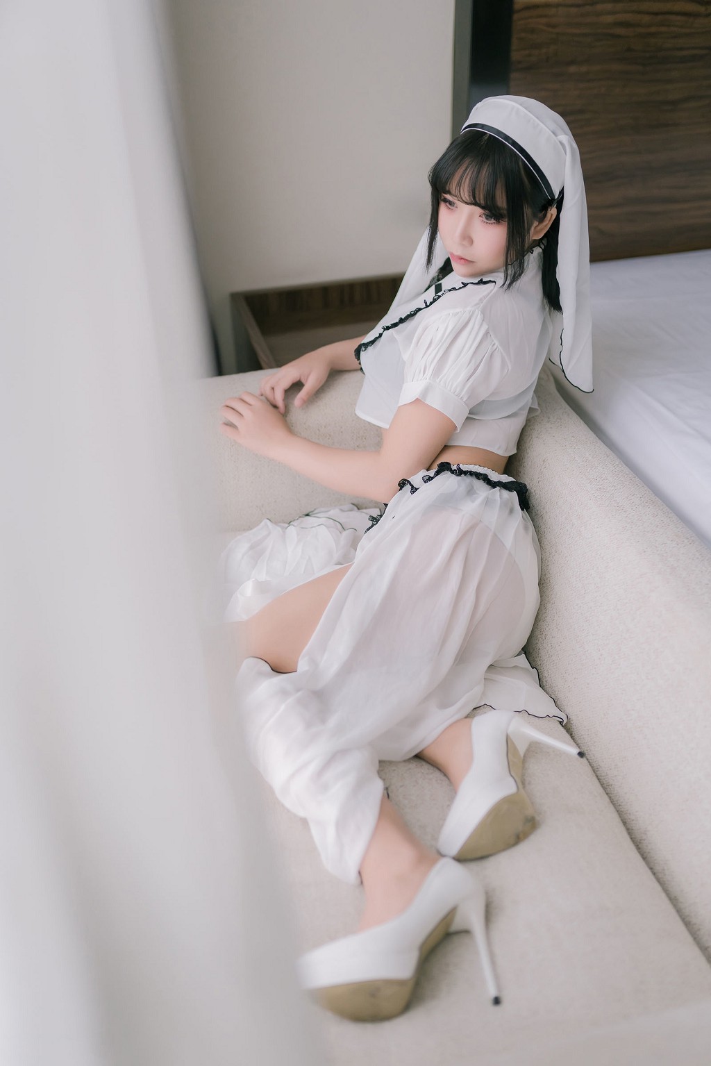 COSER抱走莫子aa《纯白修女》 [COSPLAY美女] 写真集[42P]