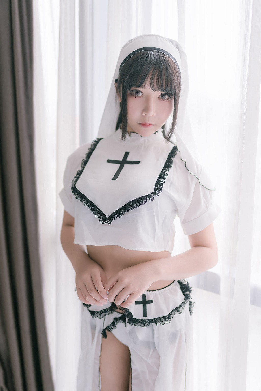 COSER抱走莫子aa《纯白修女》 [COSPLAY美女] 写真集[42P]