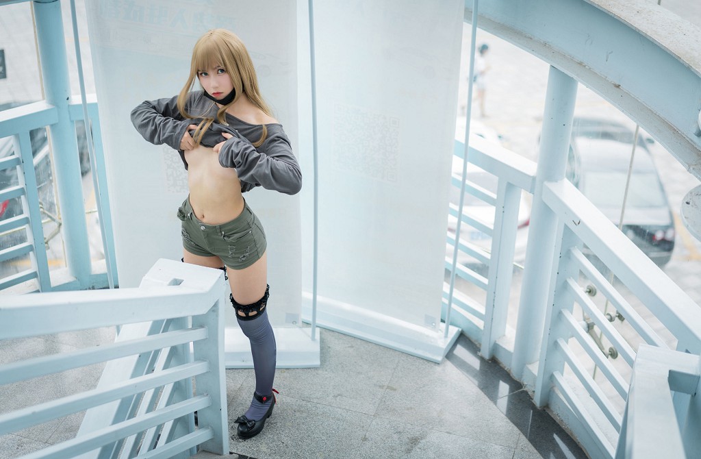 逐月su《汉森废墟》  [COSPLAY美少女] 写真集[36P]