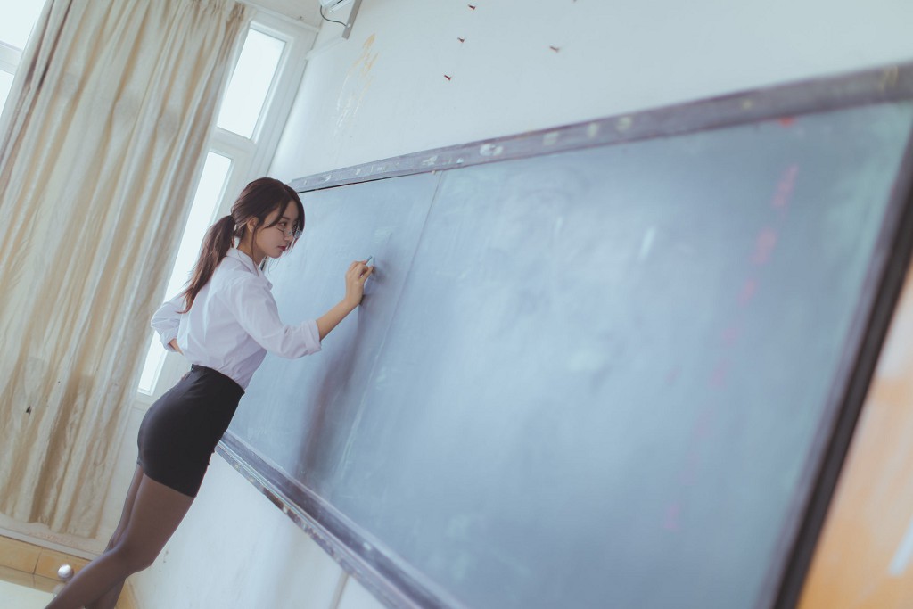 COSER黑川《黑丝教师》  [COSPLAY福利] 写真集[43P]