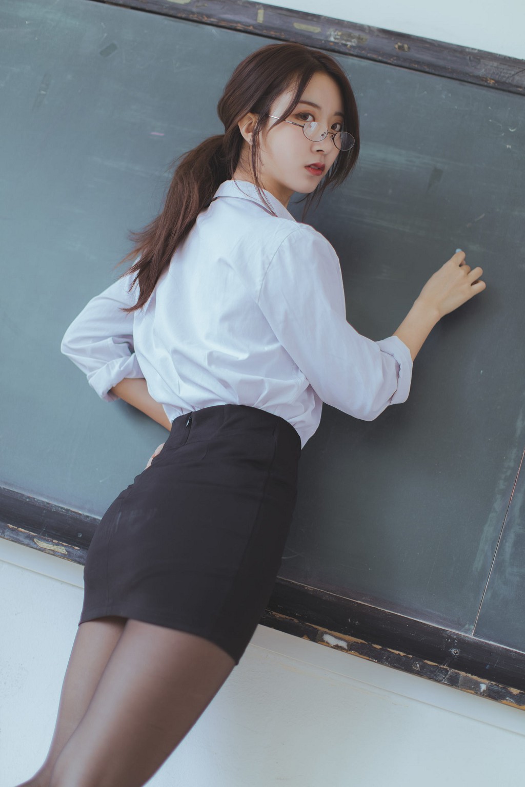 COSER黑川《黑丝教师》  [COSPLAY福利] 写真集[43P]