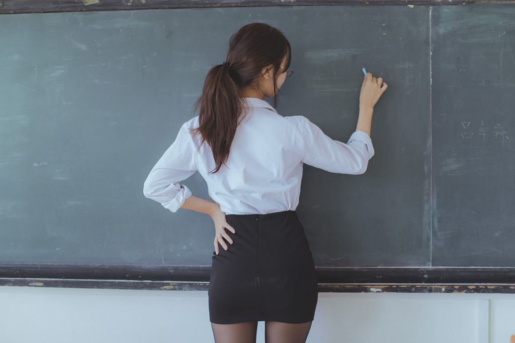 COSER黑川《黑丝教师》  [COSPLAY福利] 写真集[43P]