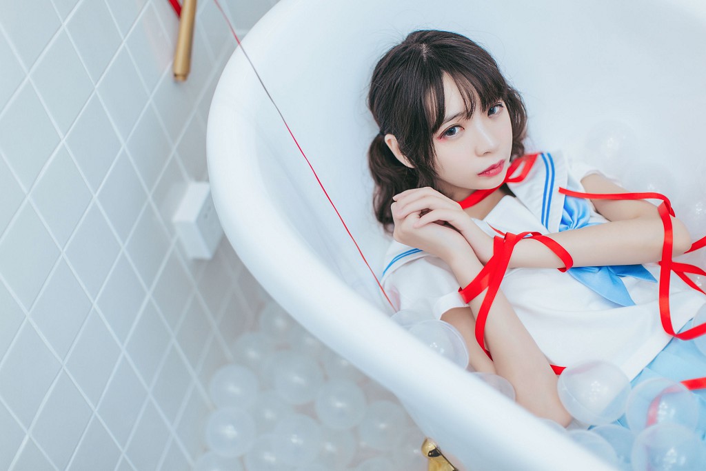 疯猫ss《睡衣与浴室的水手服》 [萝莉COS] 写真集[45P]