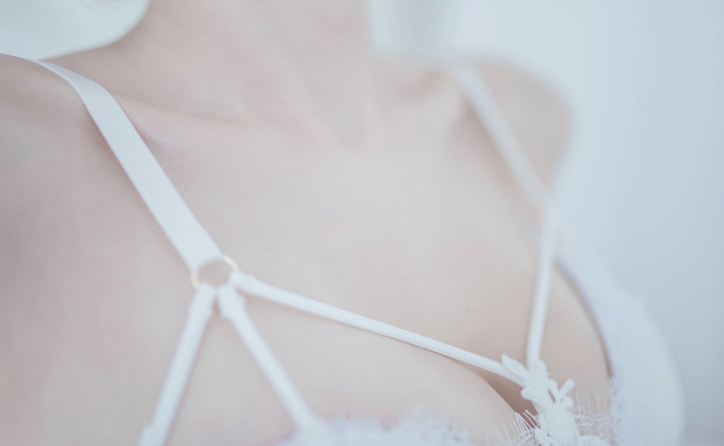 你的负卿《白色蕾丝私房》  [COSPLAY福利] 写真集[33P]