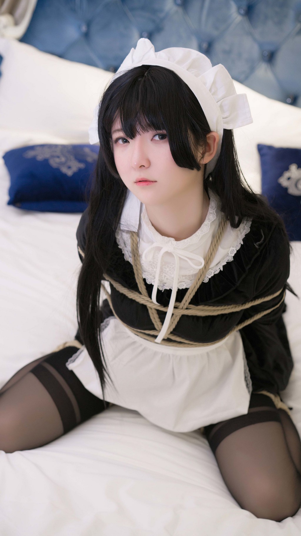 一小央泽《束缚》  [COSPLAY摄影] 写真集[31P]