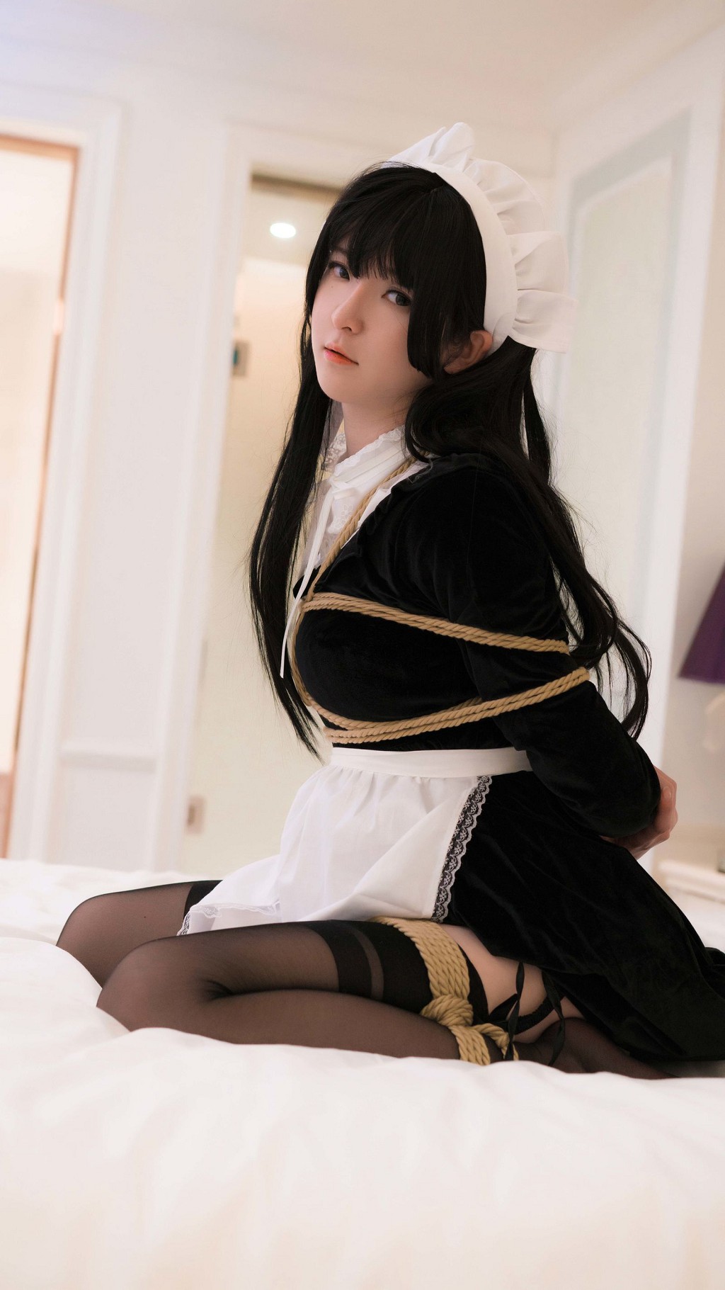 一小央泽《束缚》  [COSPLAY摄影] 写真集[31P]