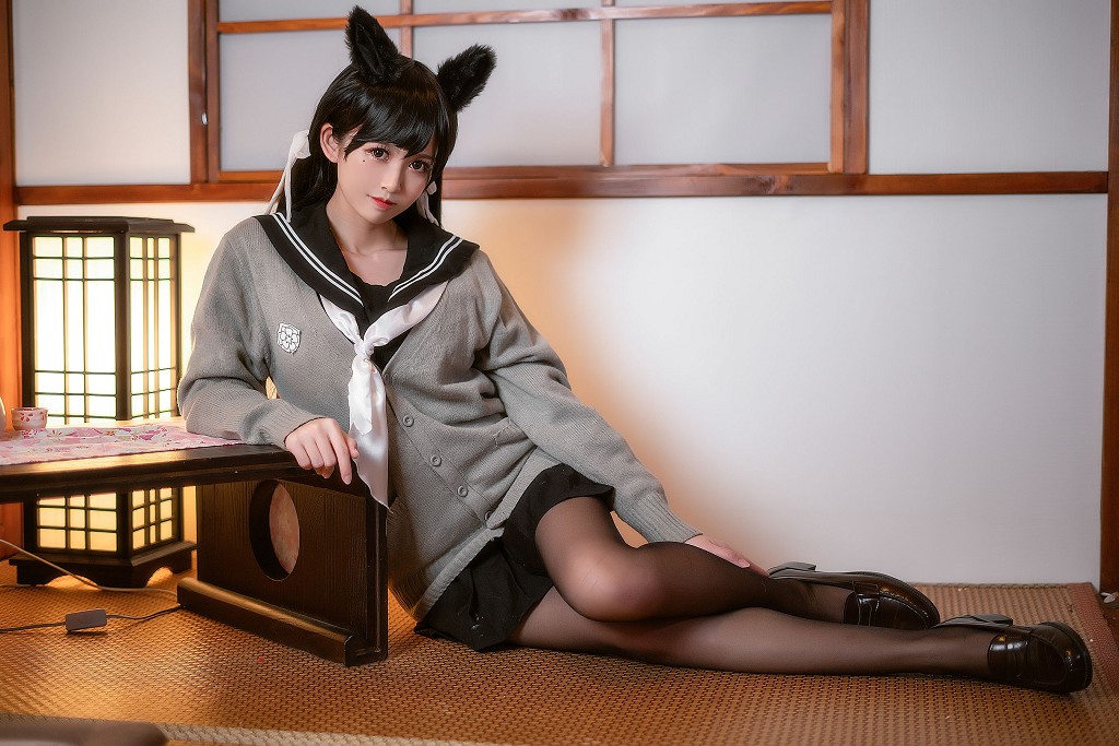 鳗鱼霏儿《碧蓝航线 校服》 [COSPLAY美女] 写真集[14P]