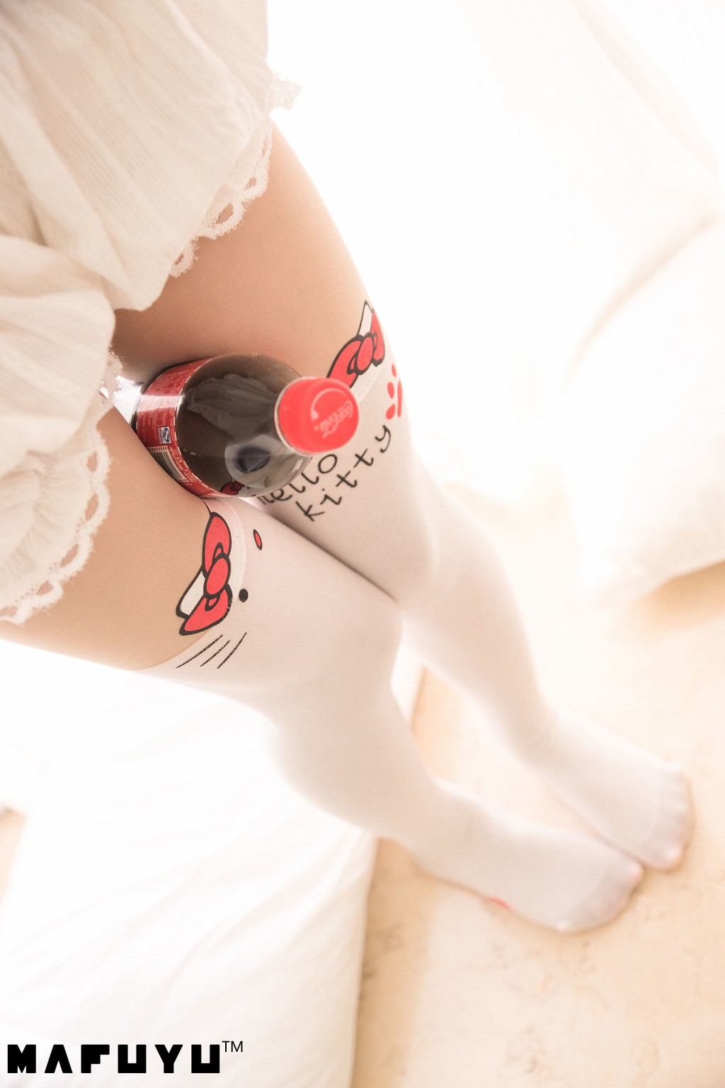 神楽坂真冬《猫爪白丝系列》  [COSPLAY美女] 写真集[100P]