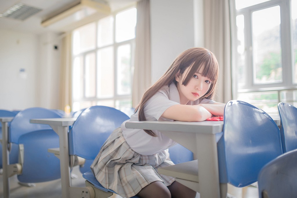 白金Saki《制服黑丝》 [COSPLAY福利] 写真集[24P]