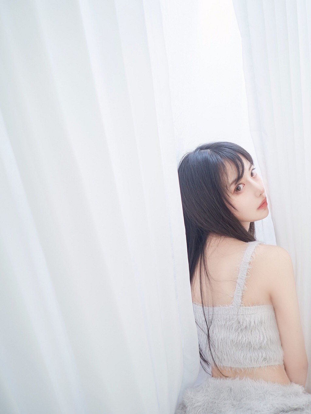 COSER小鹿鹿Shika 《长发姑娘》 [Cosplay福利] 写真集[41P]