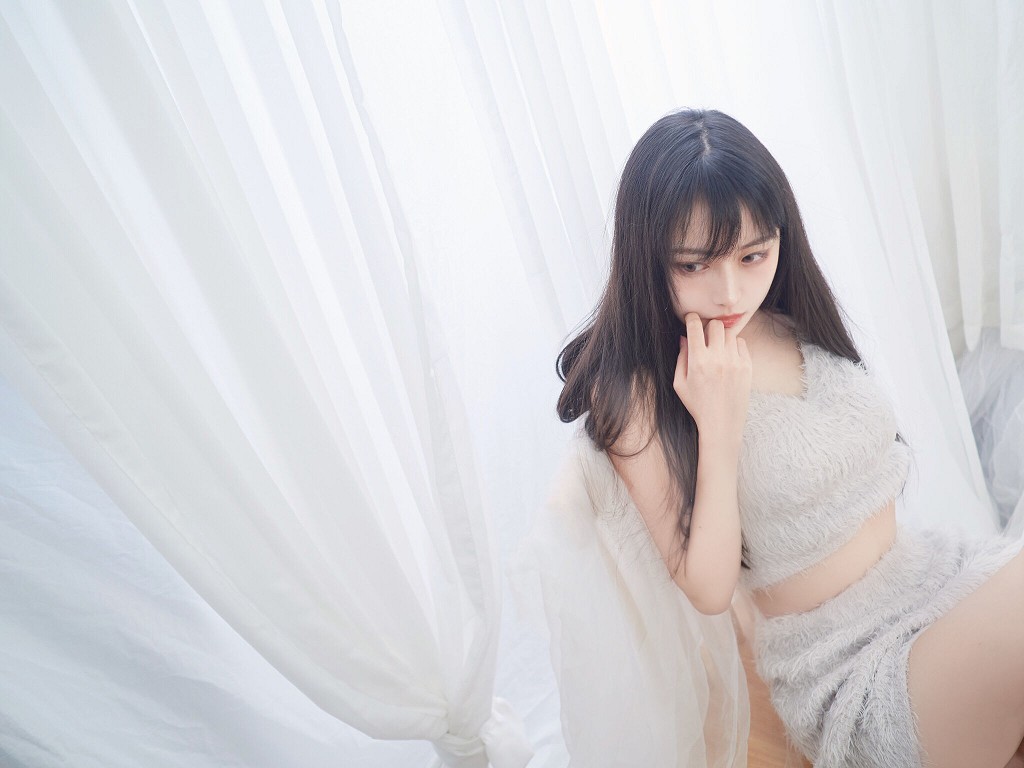 COSER小鹿鹿Shika 《长发姑娘》 [Cosplay福利] 写真集[41P]