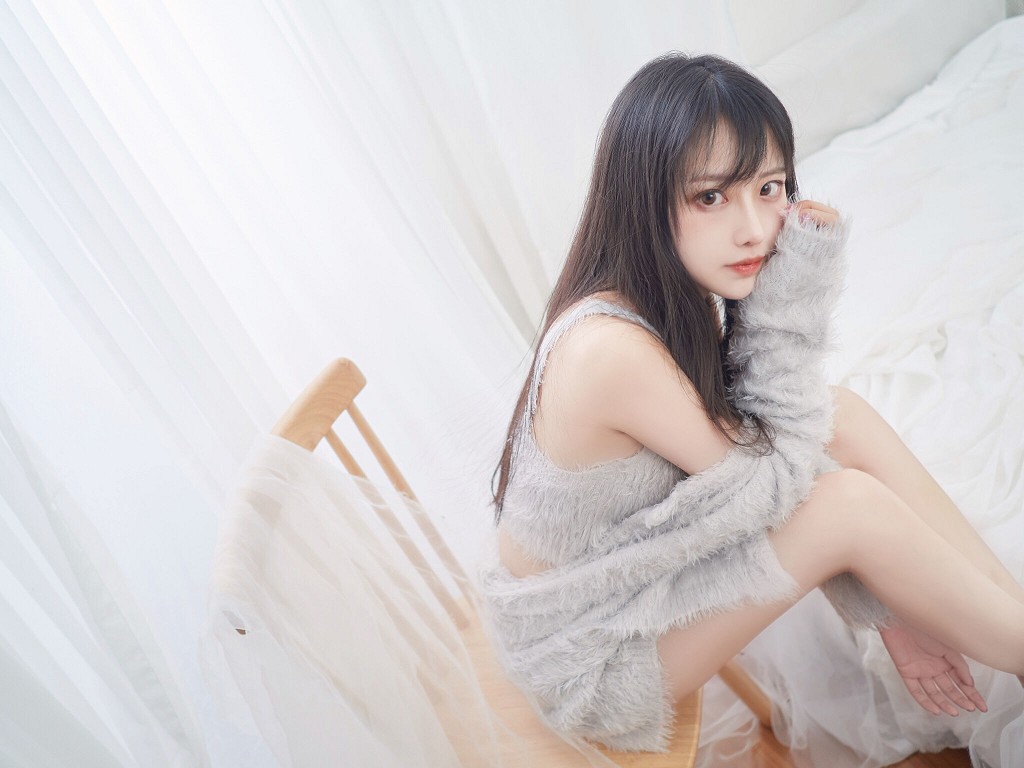 COSER小鹿鹿Shika 《长发姑娘》 [Cosplay福利] 写真集[41P]