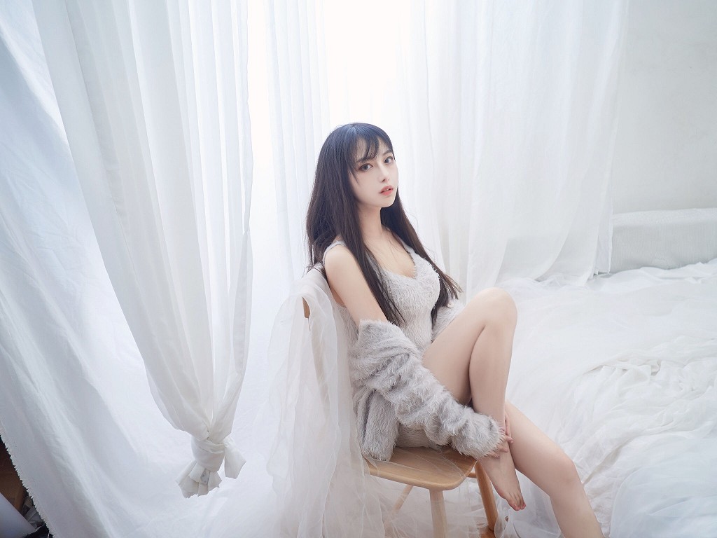 COSER小鹿鹿Shika 《长发姑娘》 [Cosplay福利] 写真集[41P]