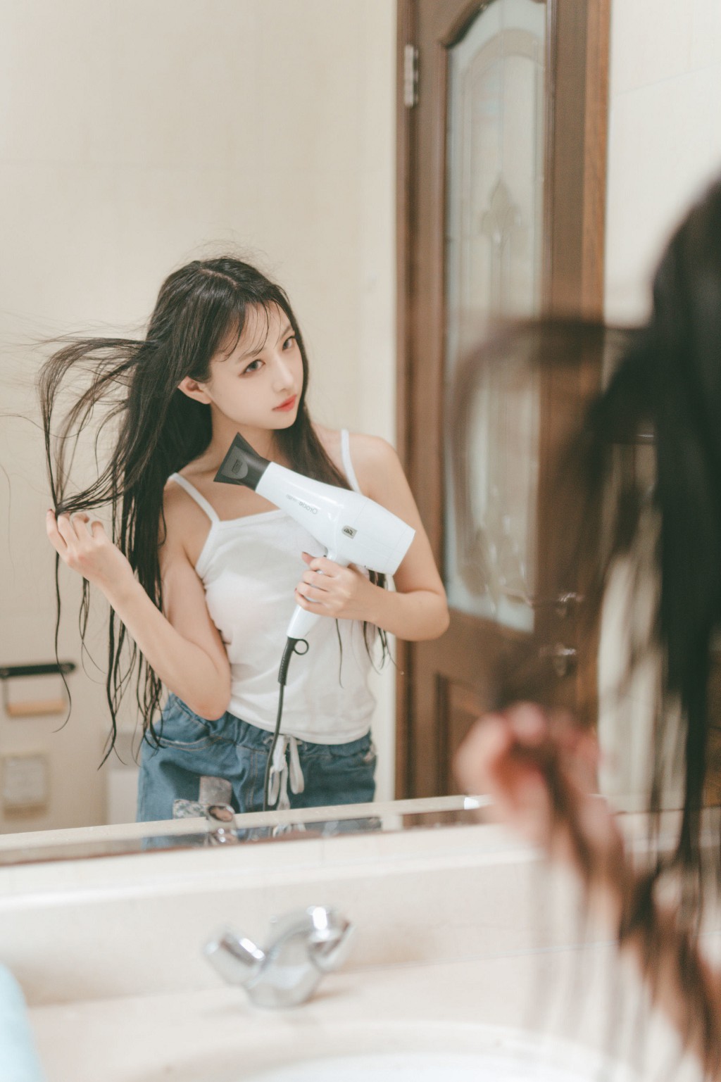 COSER小鹿鹿Shika 《长发姑娘》 [Cosplay福利] 写真集[41P]