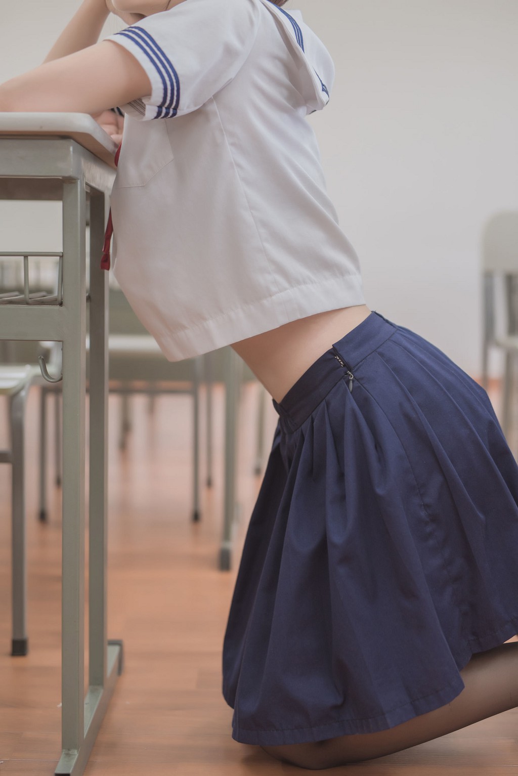 白金Saki《蘑菇头黑丝JK》 [Cosplay福利] 写真集[26P]