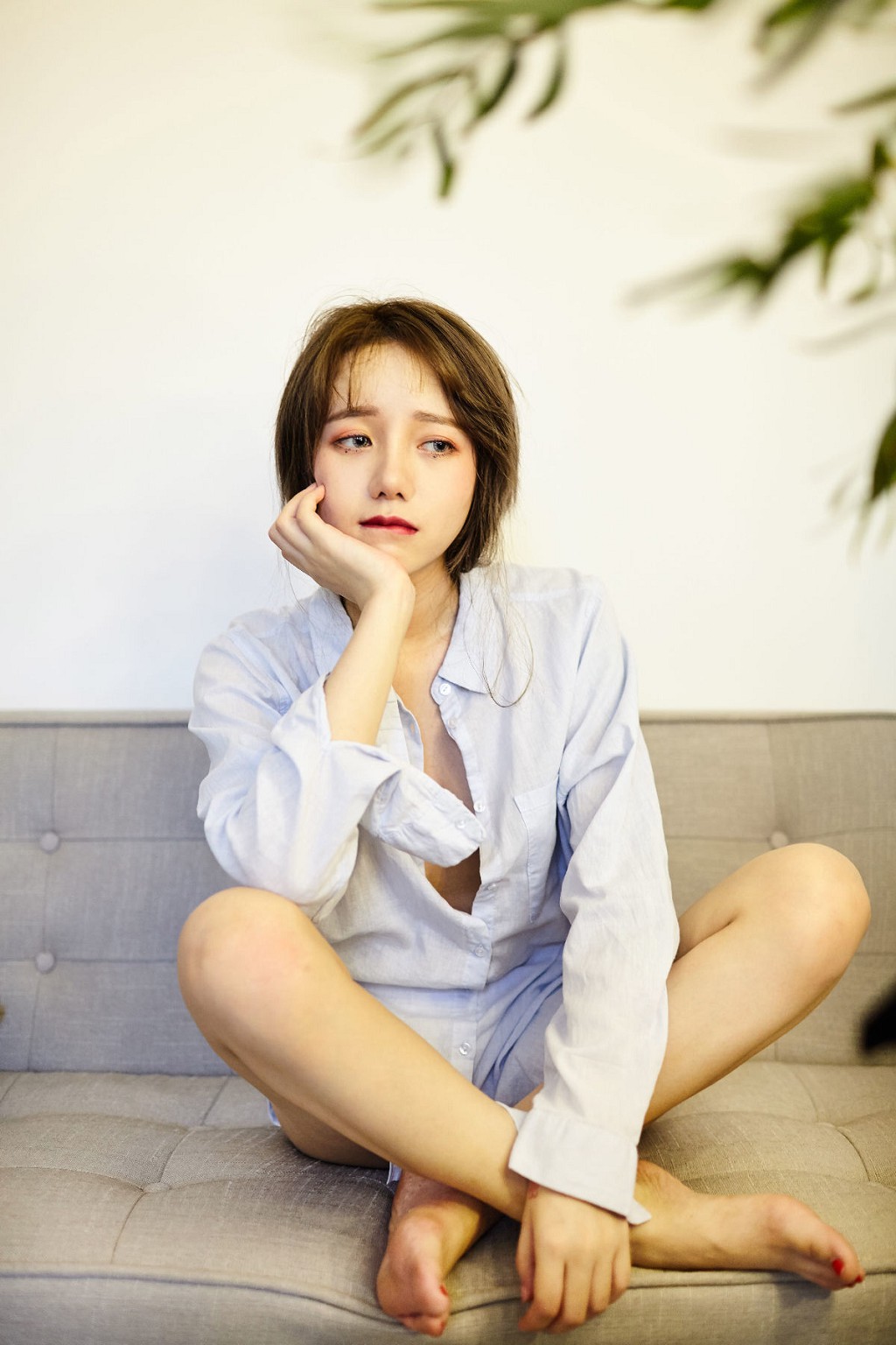 COSER洛丽塔大哥《女仆 灰衬衫 护士》 [Cosplay美女] 写真集[40P]