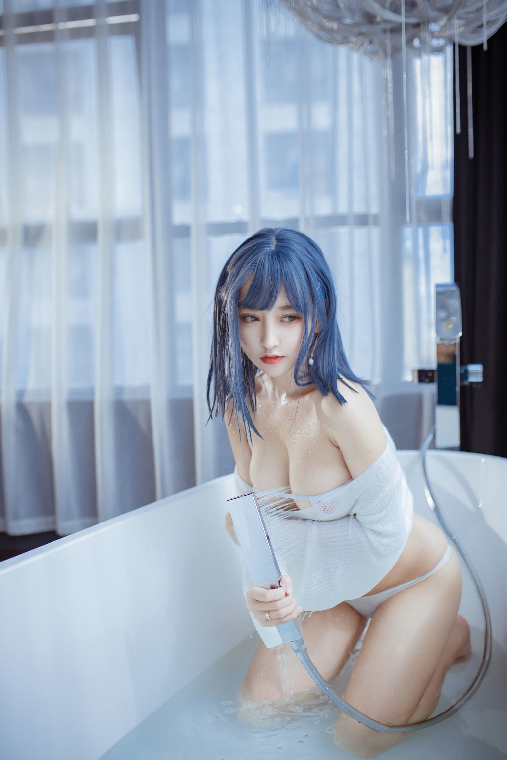 米线线sama 《浴缸》 [Cosplay少女] 写真集[23P]