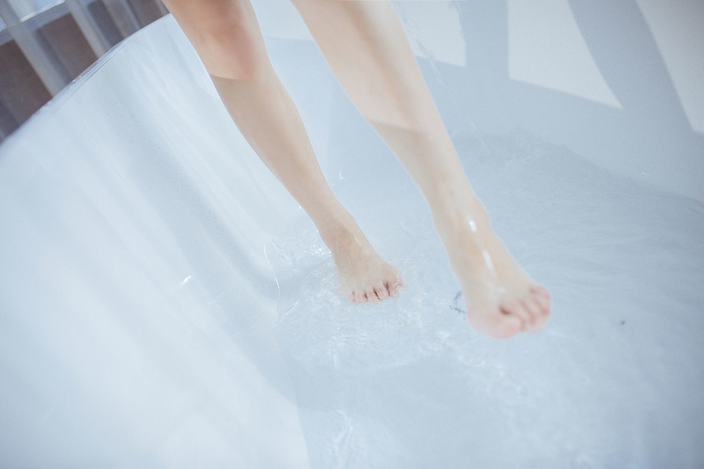 米线线sama 《浴缸》 [Cosplay少女] 写真集[23P]