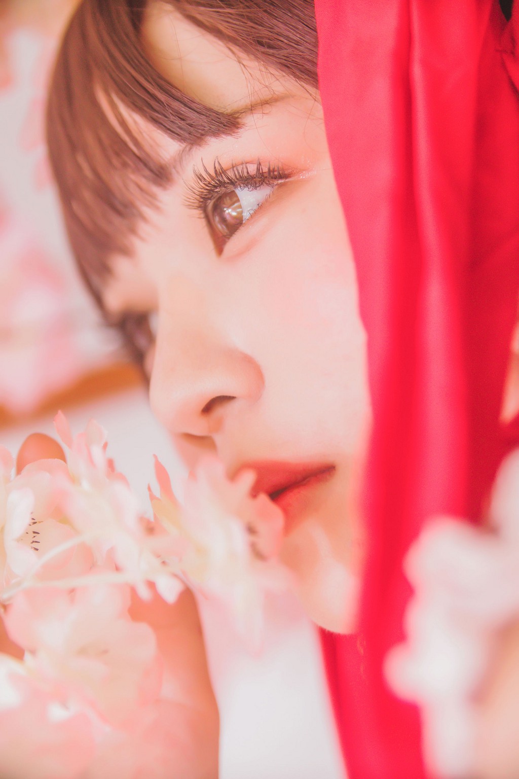 疯猫ss《灵梦》 [萝莉COS] 写真集[40P]