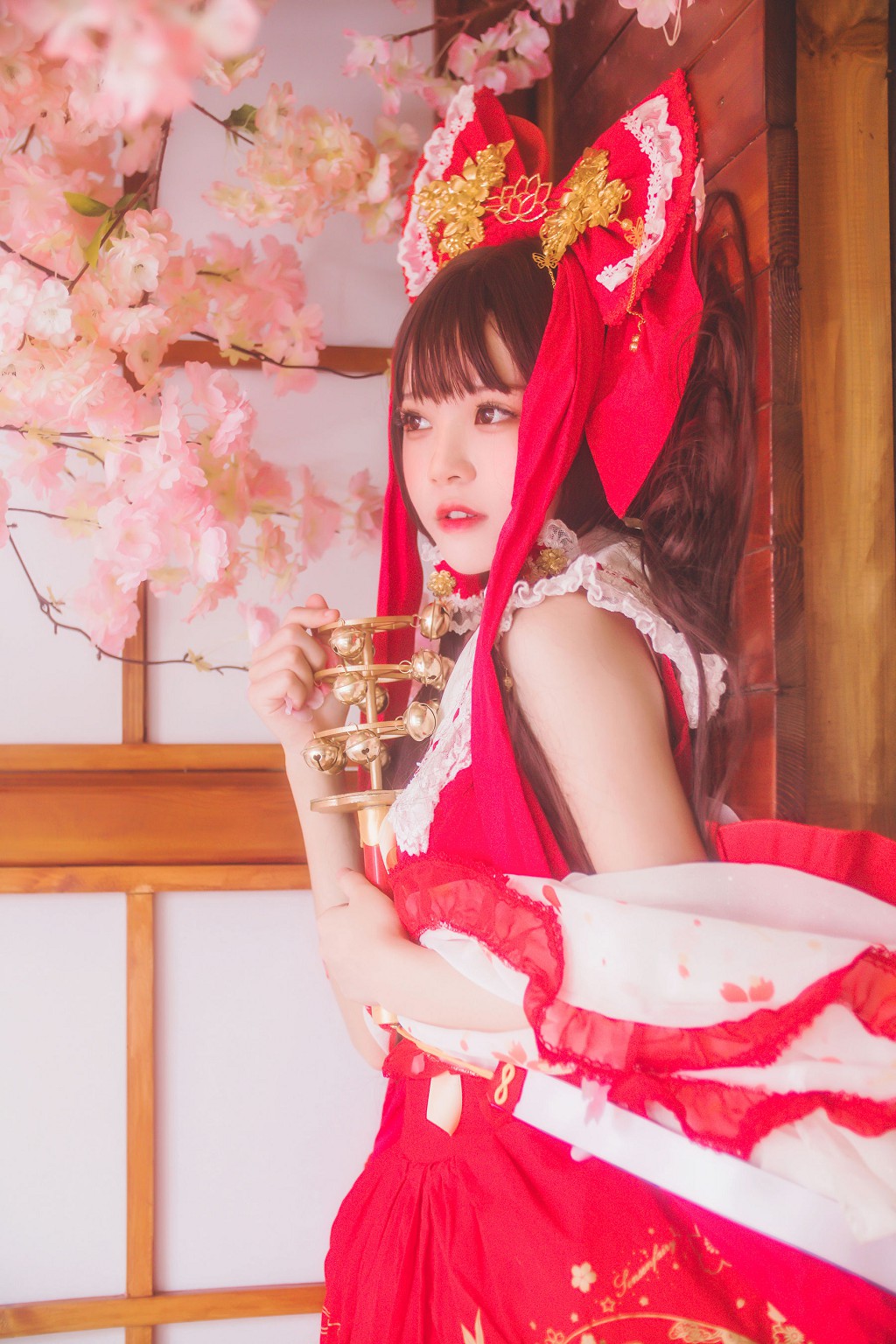 疯猫ss《灵梦》 [萝莉COS] 写真集[40P]