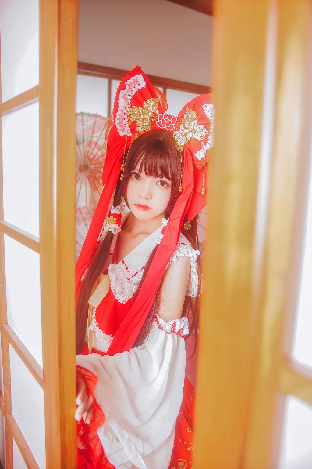 疯猫ss《灵梦》 [萝莉COS] 写真集[40P]