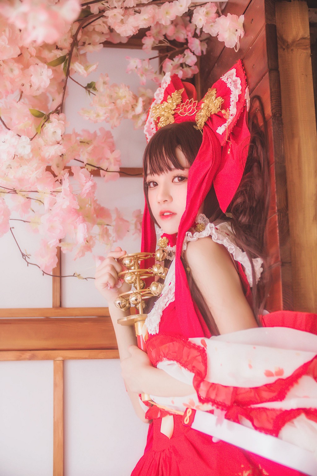 疯猫ss《灵梦》 [萝莉COS] 写真集[40P]