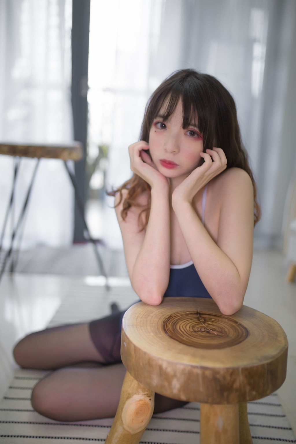 疯猫ss《丝袜狂想曲(透)》 [萝莉COS] 写真集[56P]