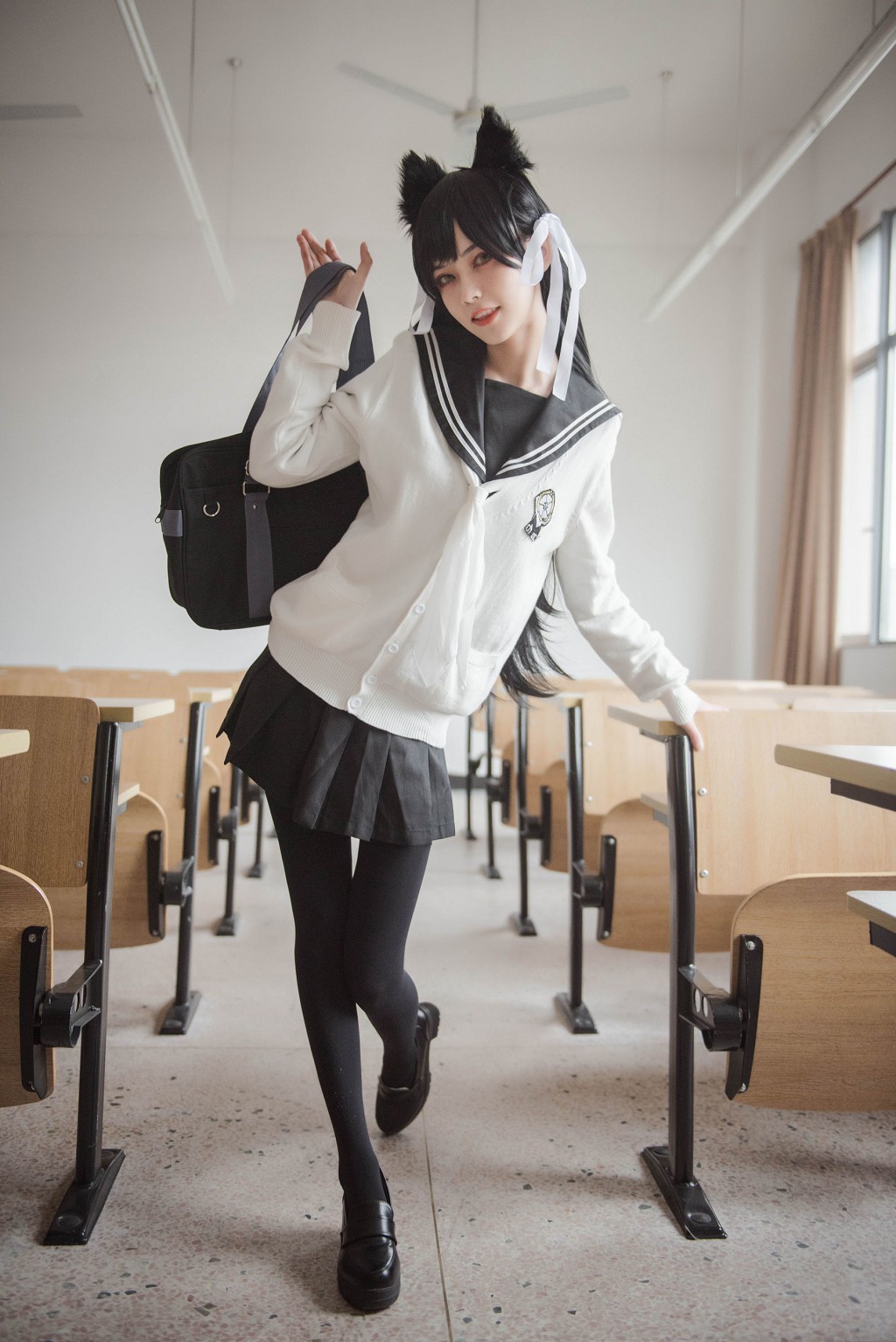 面饼仙儿黑丝女仆私房 写真套图