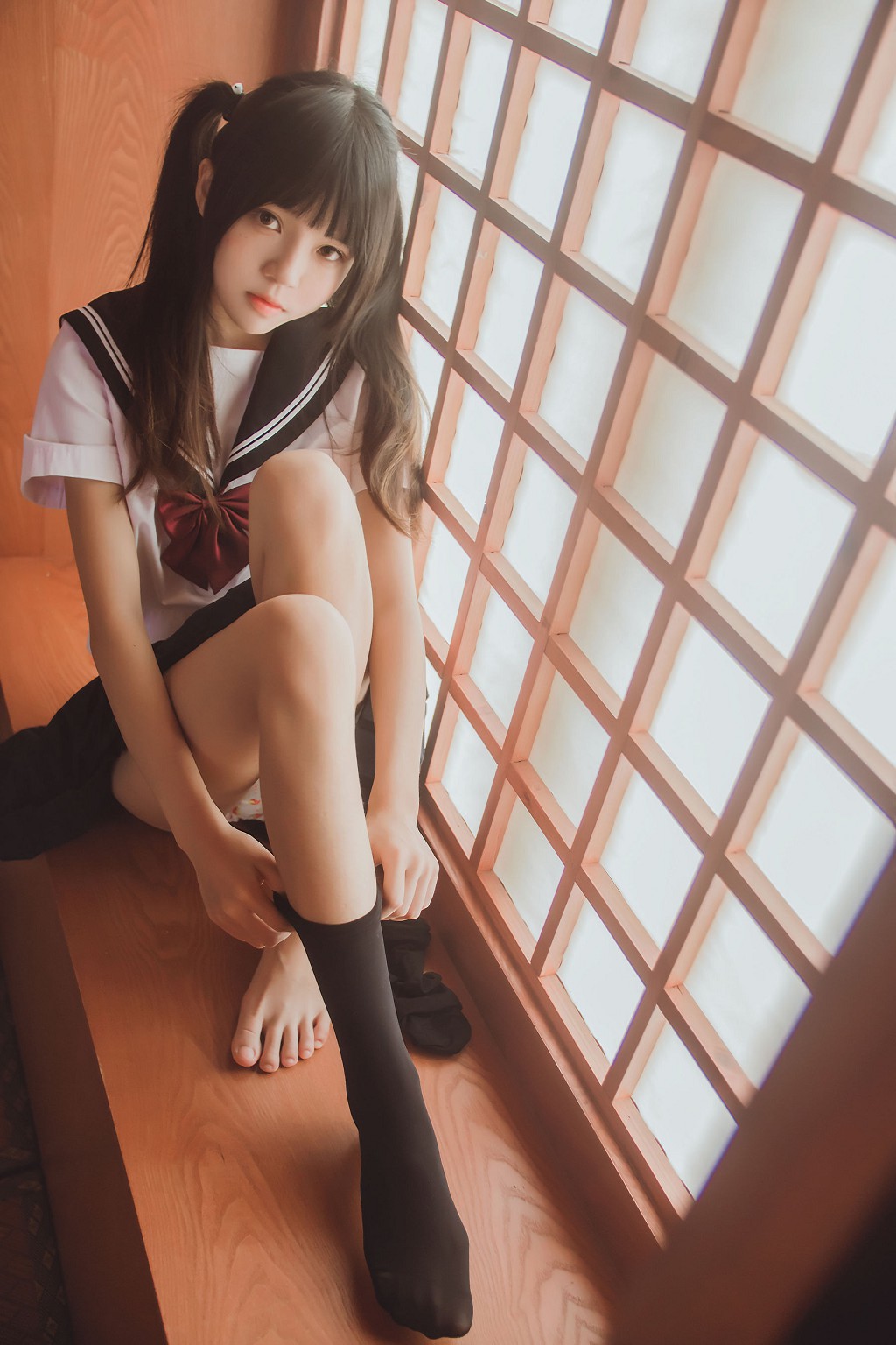 桜桃喵《小背心换水手服》 [萝莉COS] 写真集[144P]