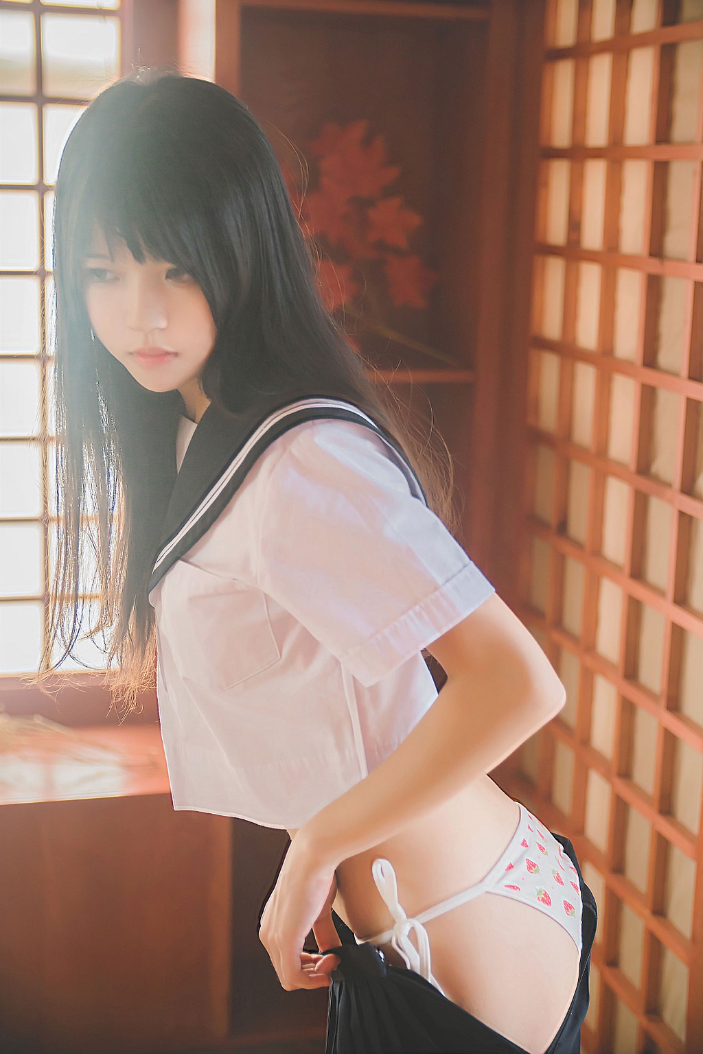 桜桃喵《小背心换水手服》 [萝莉COS] 写真集[144P]