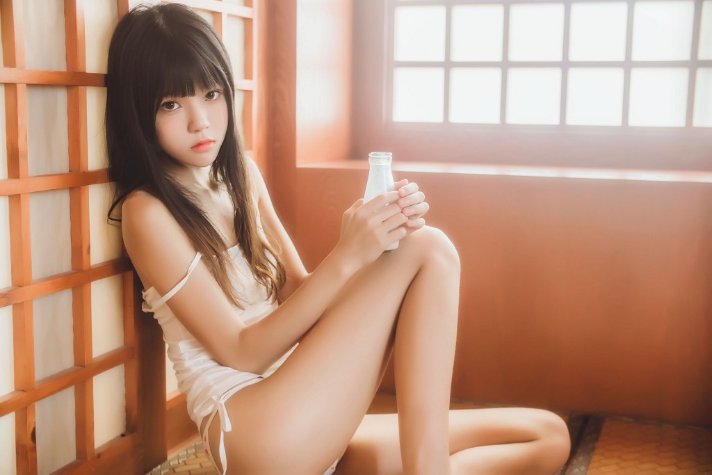 桜桃喵《小背心换水手服》 [萝莉COS] 写真集[144P]