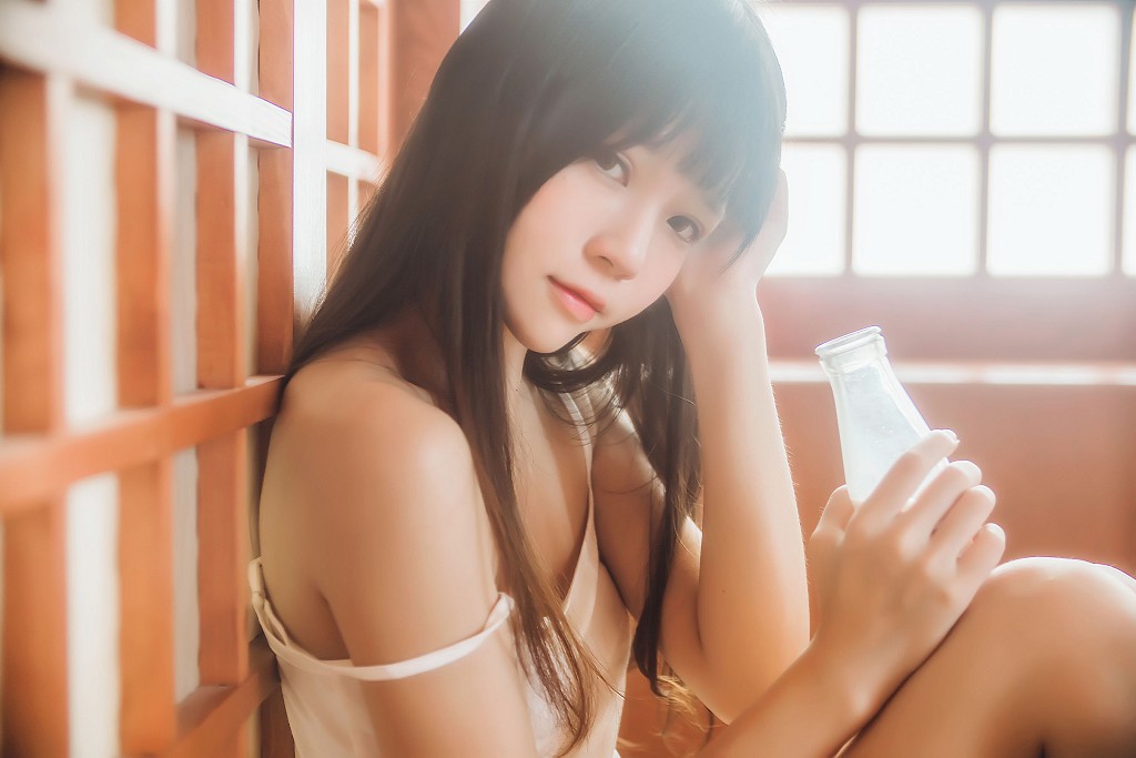 桜桃喵《小背心换水手服》 [萝莉COS] 写真集[144P]