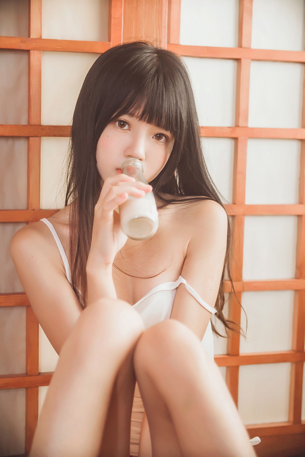 桜桃喵《小背心换水手服》 [萝莉COS] 写真集[144P]